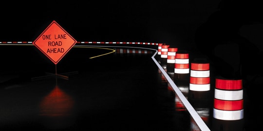 wet reflective pavement markings
