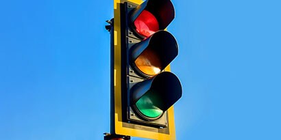use 3M reflective sheeting and protective films for intersection road signs
